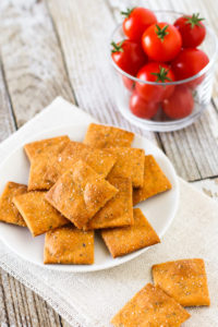 Pizza crackers