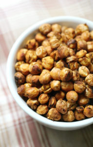 Pumpkin-Spice-Roasted-Chickpeas-5